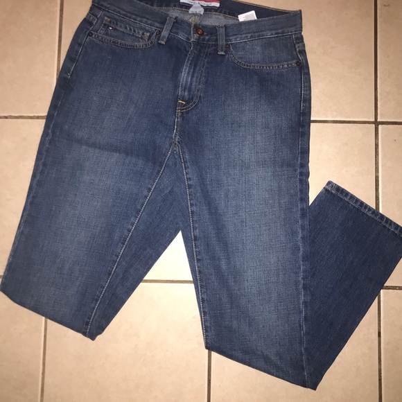 Tommy Hilfiger - Picture 2 of 4